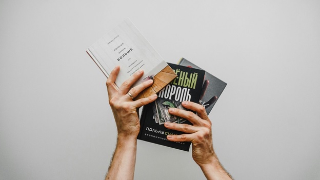 Self-Publishing vs Traditional Publishing